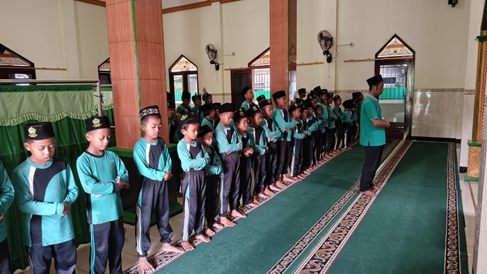 PEMBIASAAN SHALAT DHUHA 